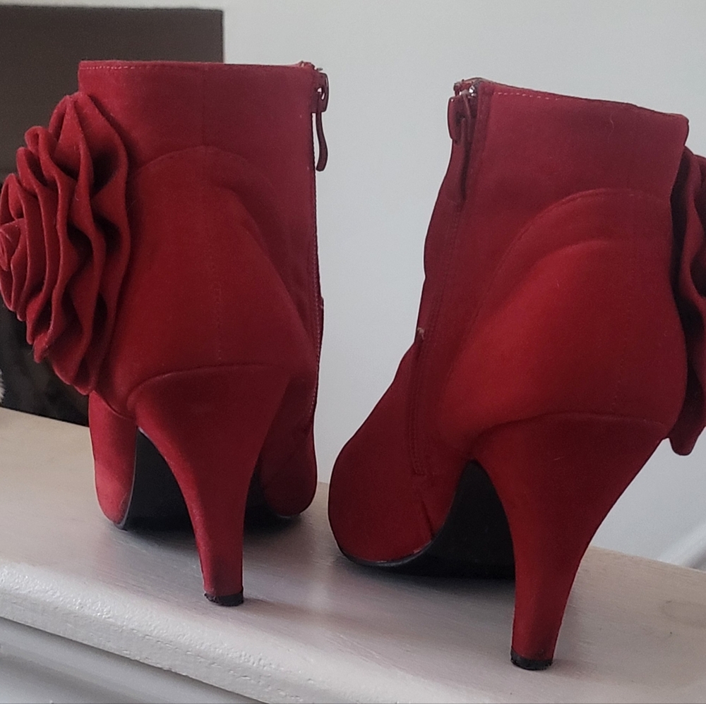 Red Rose Booties - Picture 2 of 6